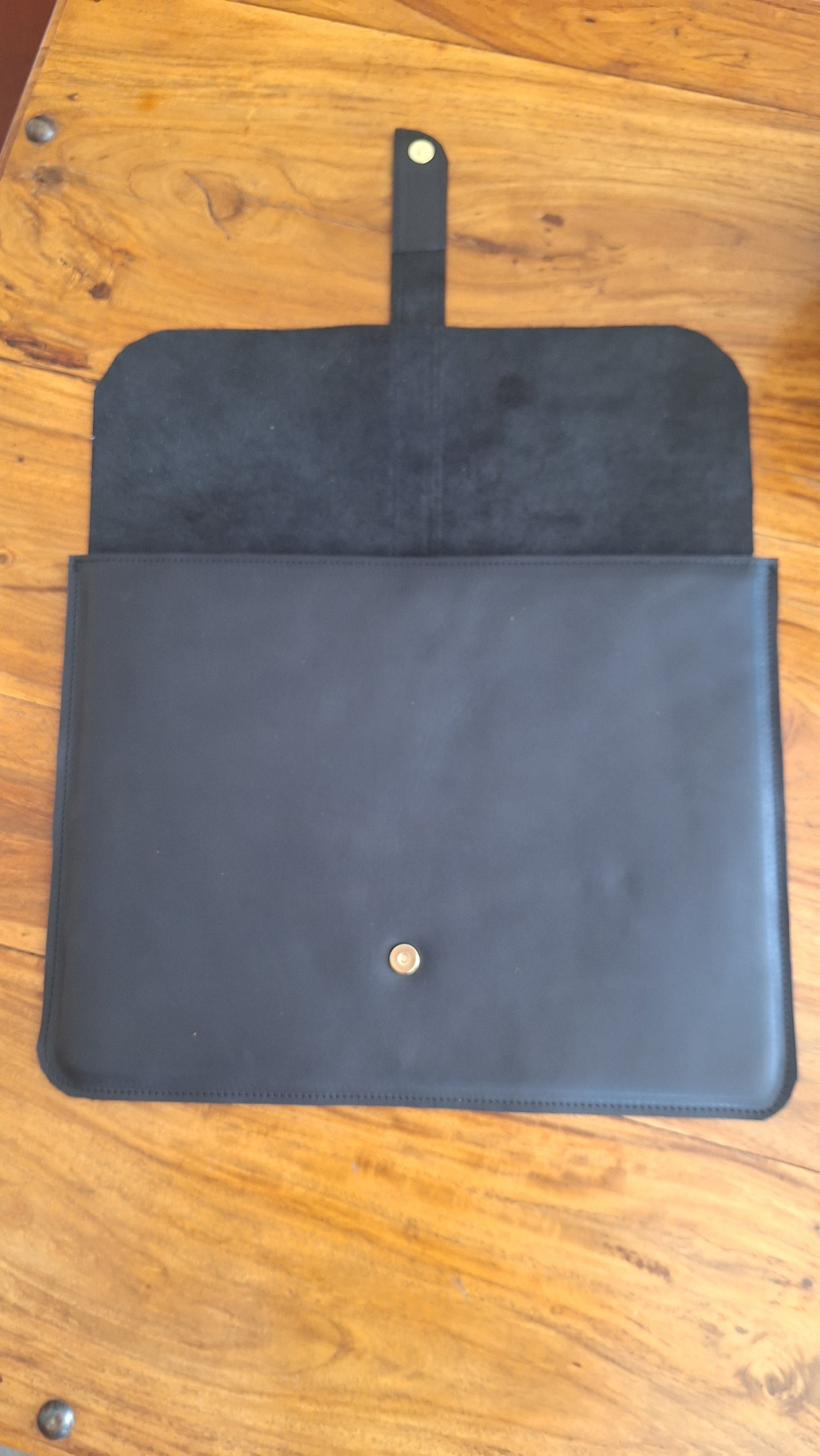 Document holder, leather, hot foil stamping, foil printing