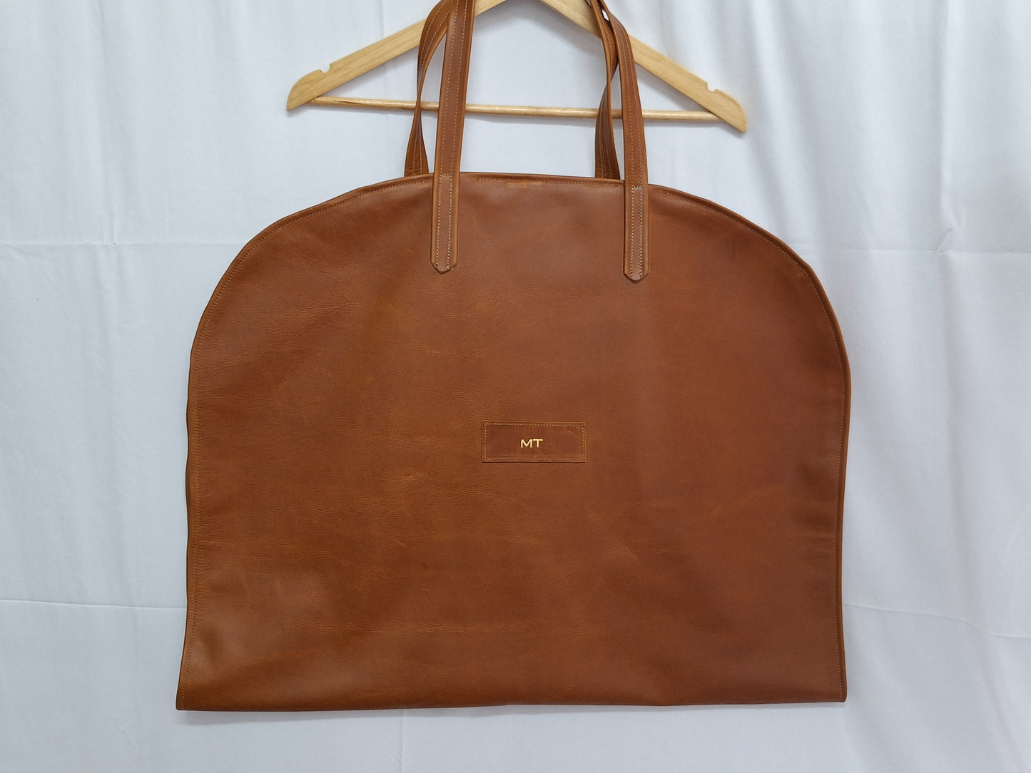 Leather suit carrier