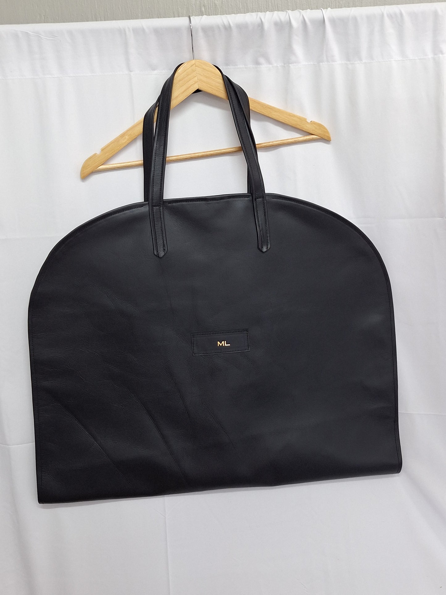 Leather suit carrier